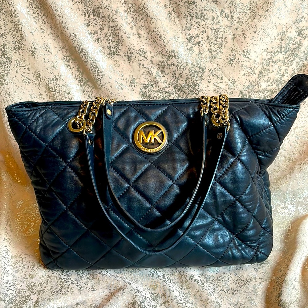 MICHAEL KORS BLACK QUILTED TOTE HANDBAG!